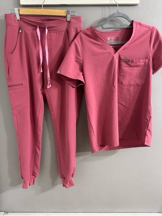 Figs Pants - FIGS Rare Peace Out Breast Cancer Dusty Rose Zamora Jogger Set S
